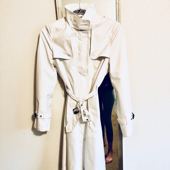 White Burberry “Tess” Trench sz 4